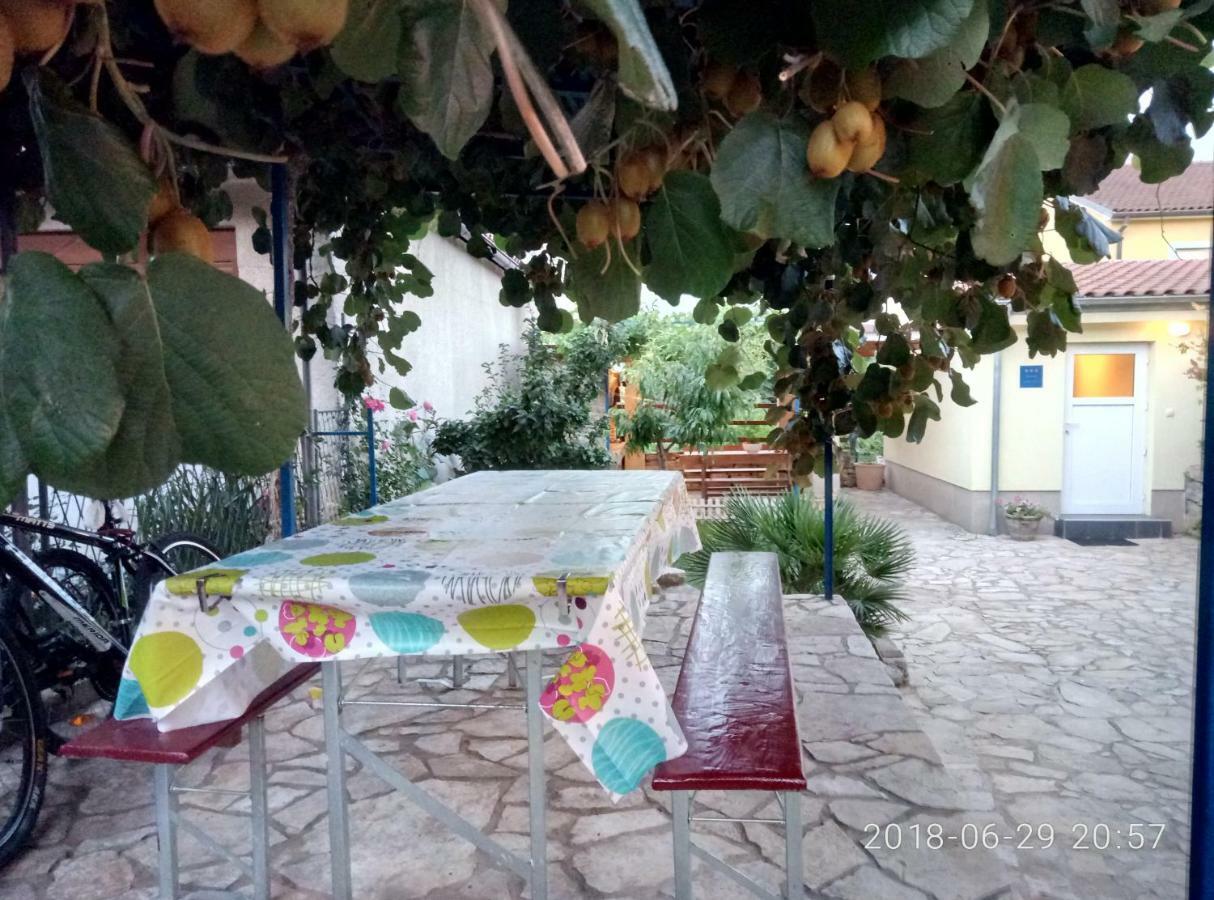 Apartman Vivian Pula Exterior foto